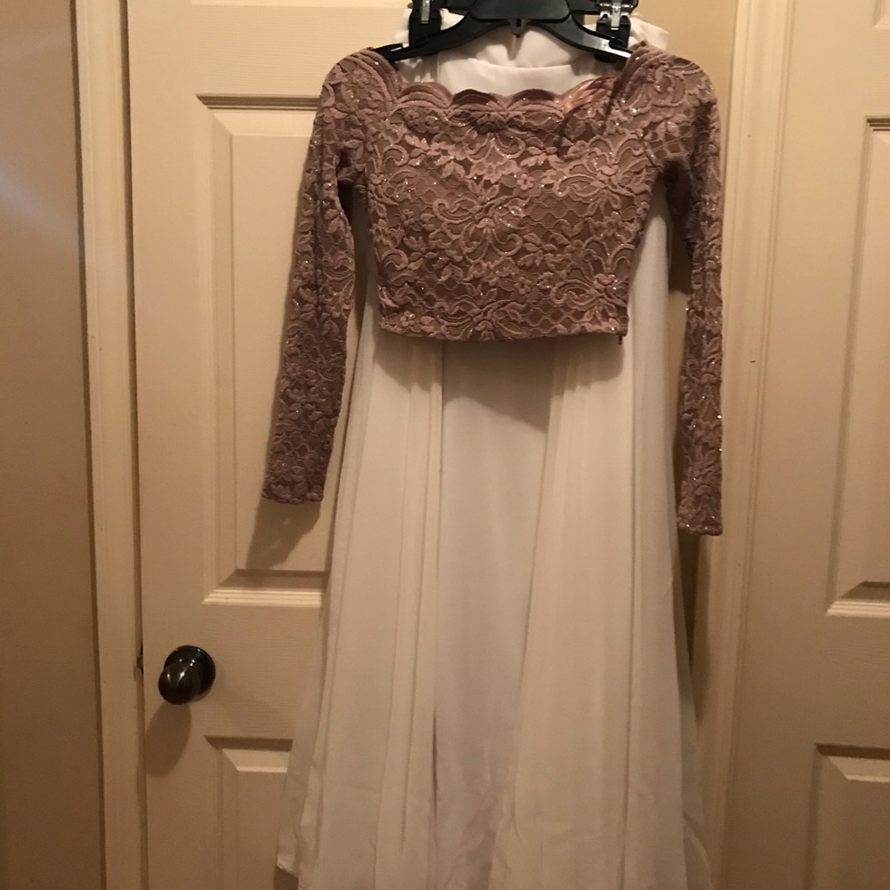 Dresses - Picture 9 of 9